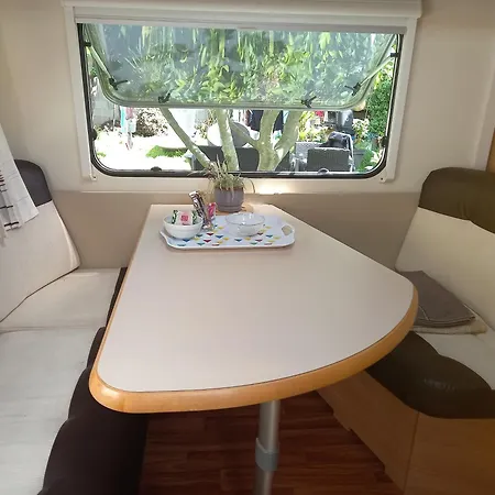 Kemp Caravane D 'ambrussum